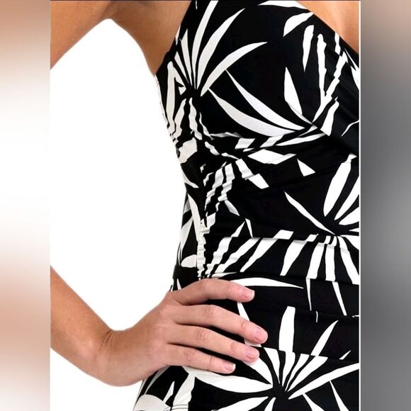 Embrace Your Curves Miracle Brands Women's XL (16-8) Josephine 1pc Swimsuit NWT - Picture 3 of 5